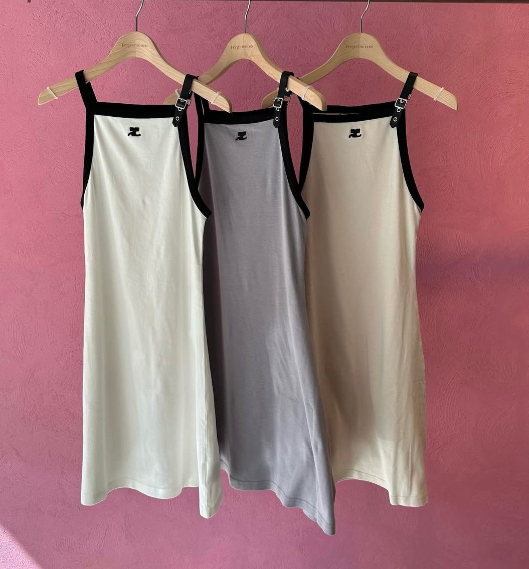 Robe Courr*ges