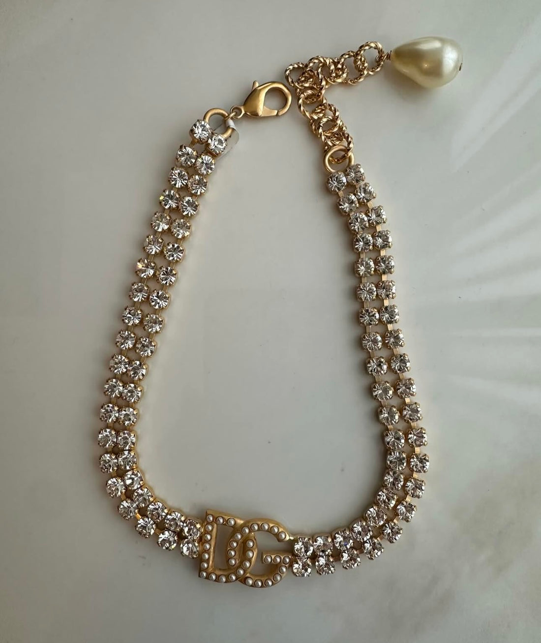 Collier DG