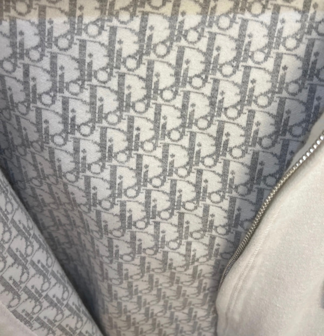 Gillet Di*r