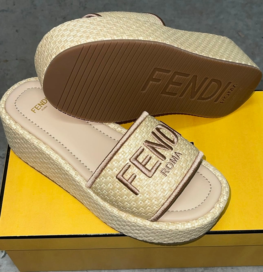 Sandales F*ndi