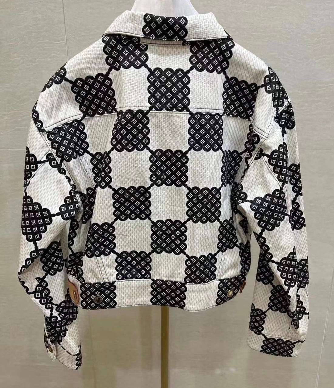 Vestes LV